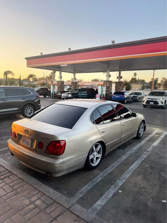 1999 Lexus GS 2nd Gen - Image 2 of 4