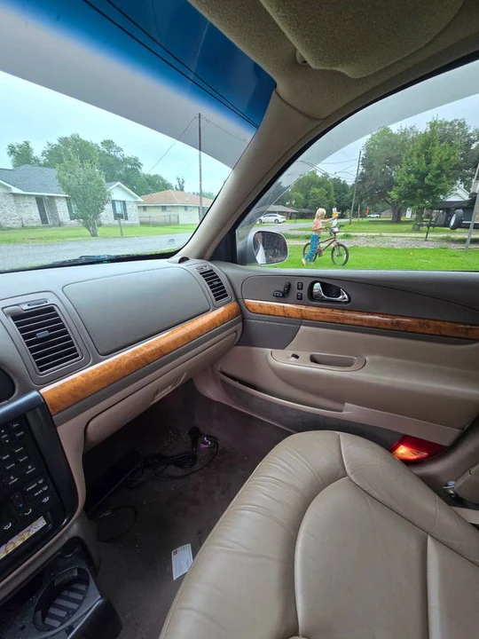 1999 Lincoln Continental 9th Gen - Image 8 of 12
