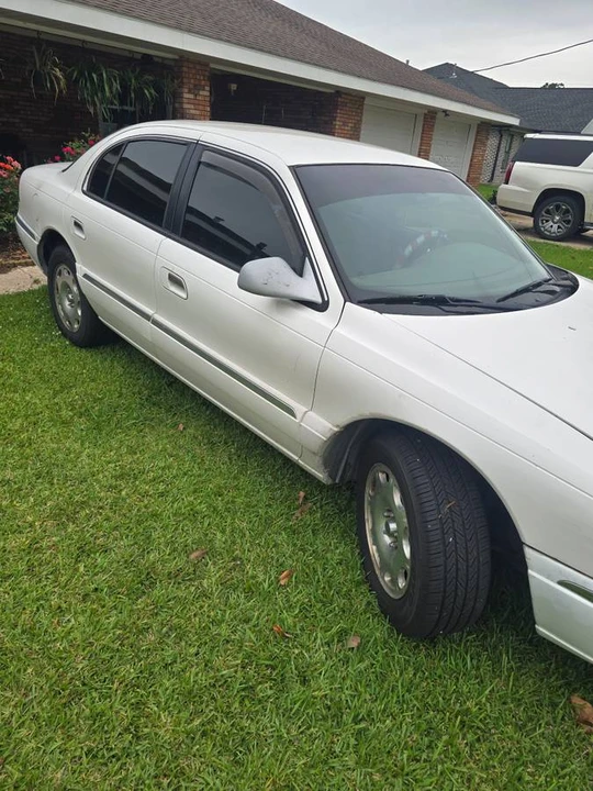 1999 Lincoln Continental 9th Gen - Image 12 of 12