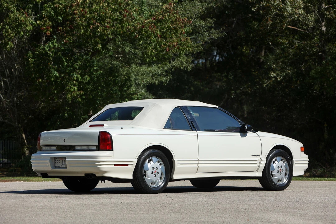 1992 Oldsmobile Cutlass - Image 11 of 31