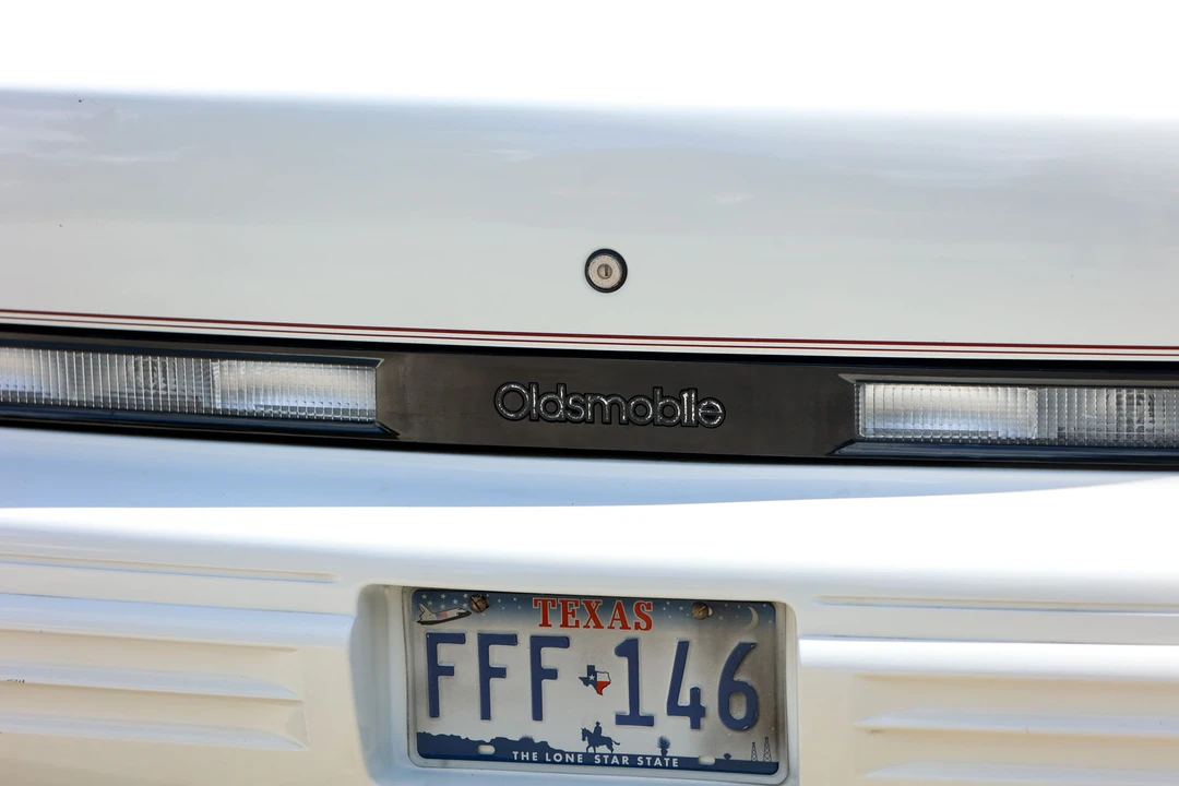 1992 Oldsmobile Cutlass - Image 12 of 31