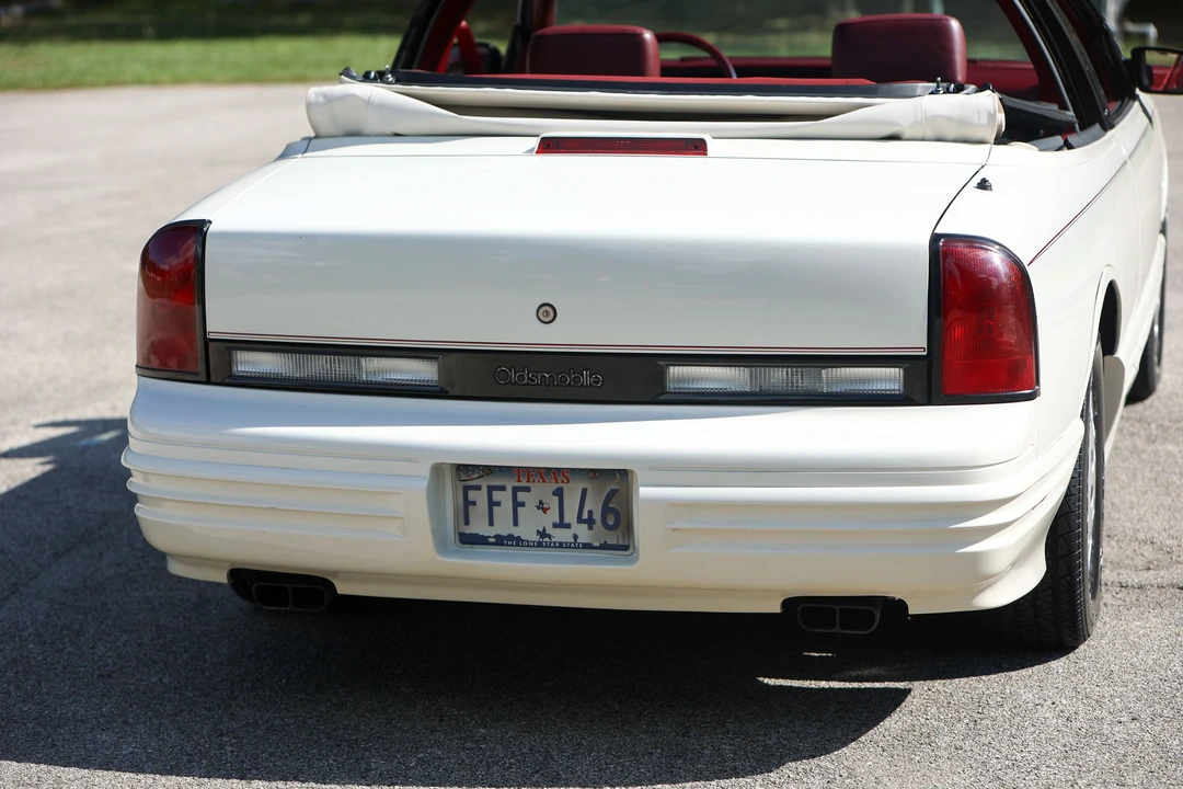 1992 Oldsmobile Cutlass - Image 17 of 31