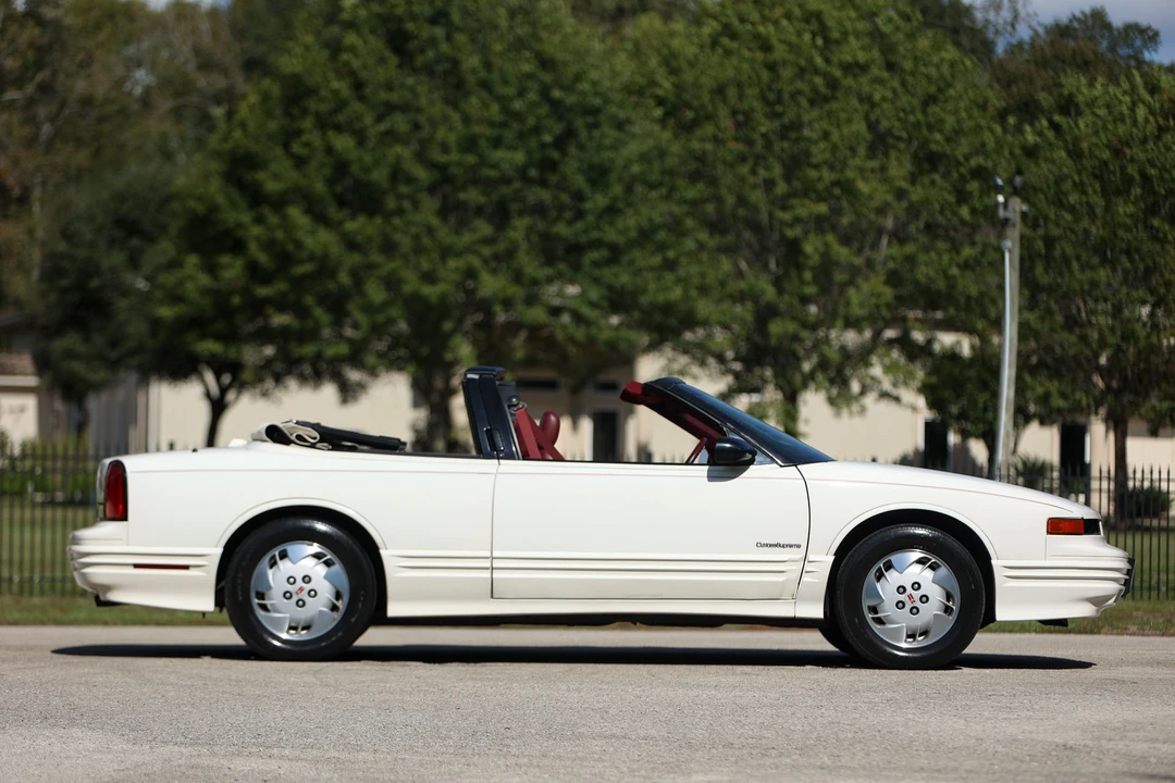 1992 Oldsmobile Cutlass - Image 4 of 31