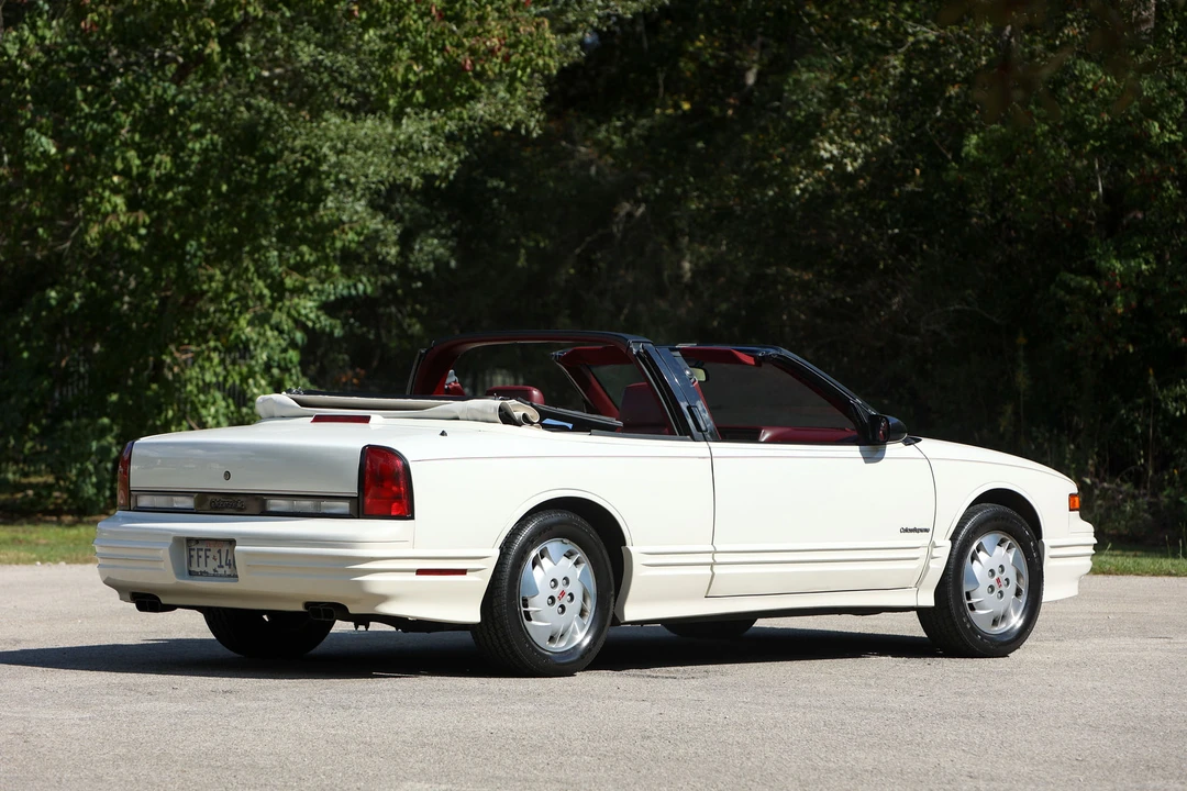 1992 Oldsmobile Cutlass - Image 5 of 31