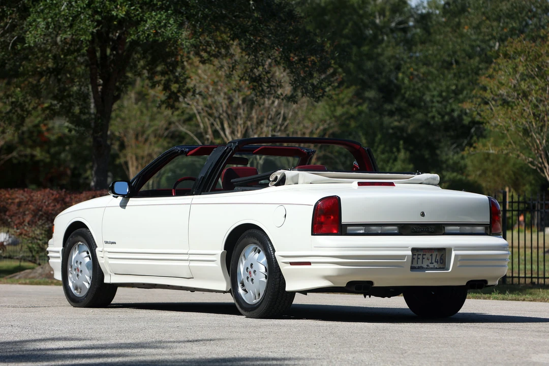 1992 Oldsmobile Cutlass - Image 8 of 31