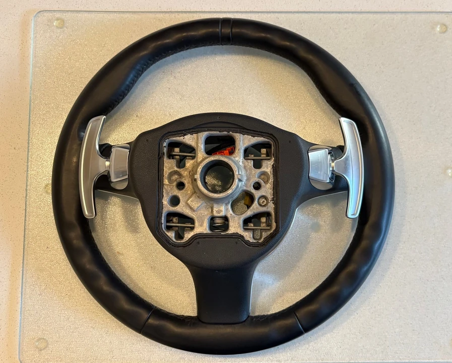 2013 Parts & Memorabilia Seats & Interior - Image 4 of 11