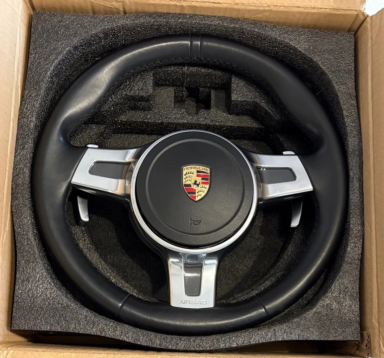 2013 Parts & Memorabilia Seats & Interior - Image 11 of 11