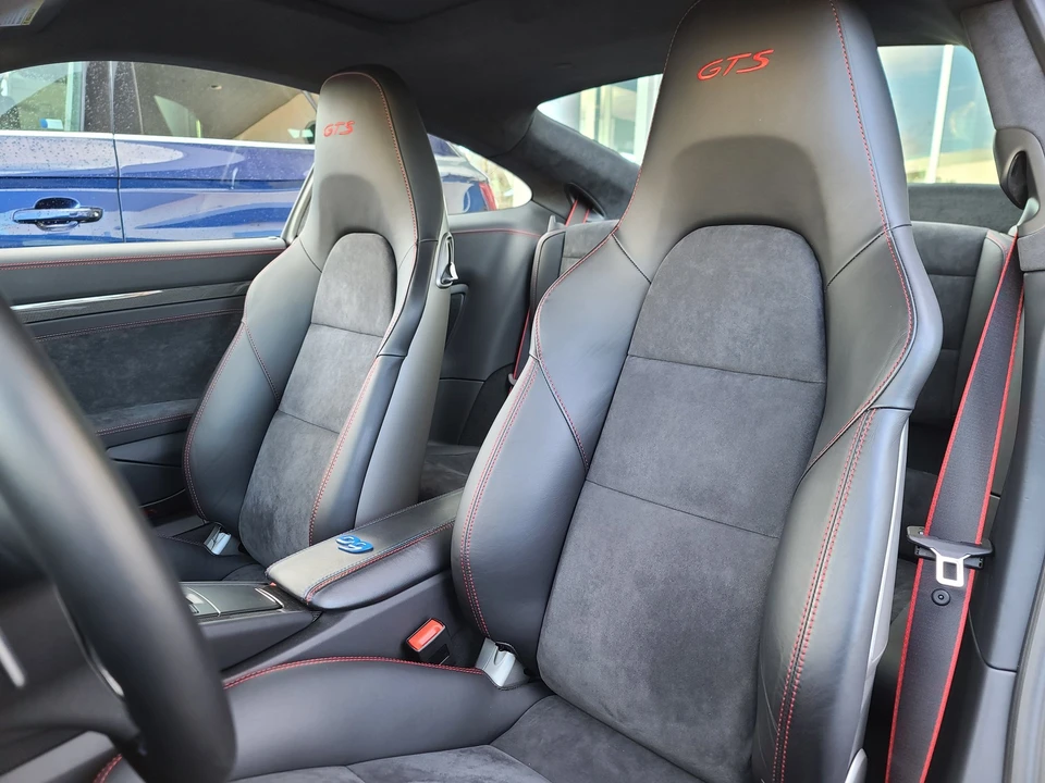 2016 Porsche 911 - Image 18 of 21