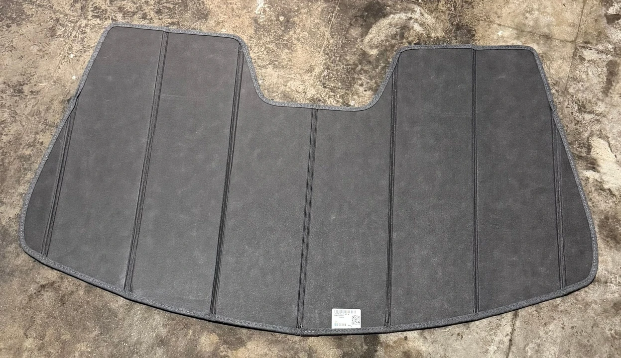 2012 Parts & Memorabilia Seats & Interior - Image 2 of 5