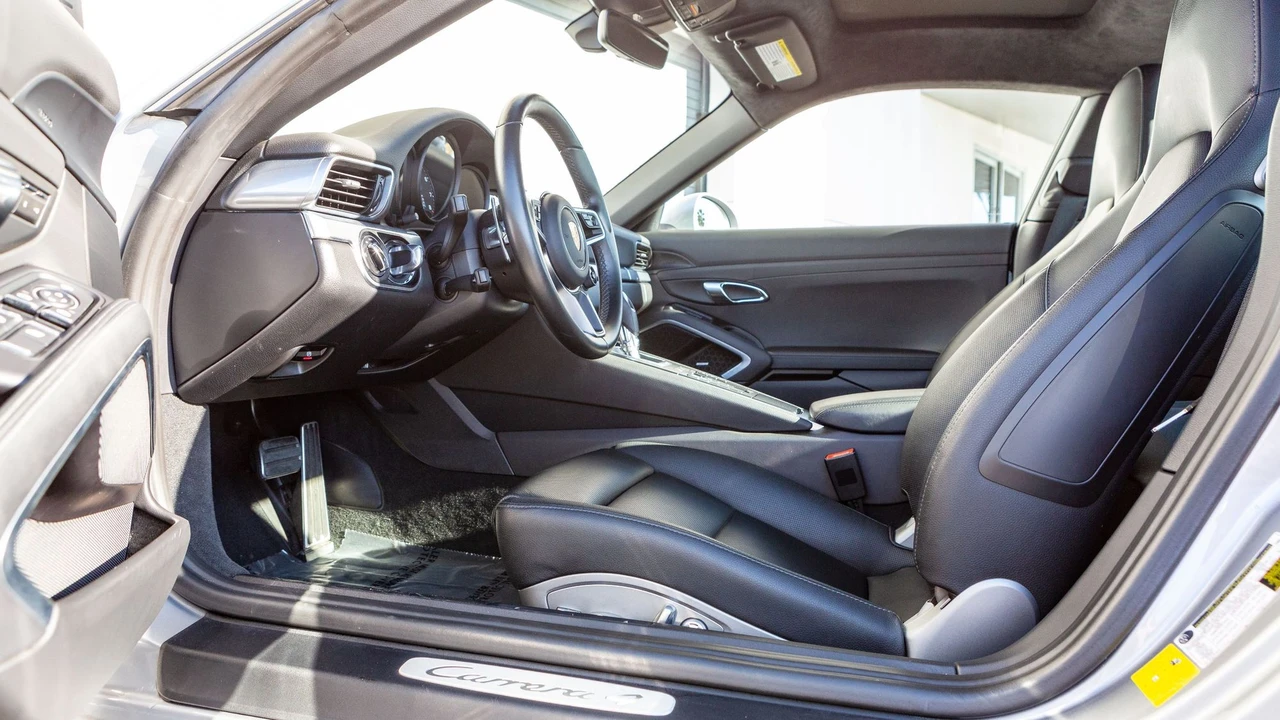 2017 Porsche 991 Carrera 4 - Image 9 of 10