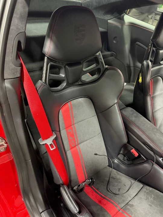 2018 Parts & Memorabilia Seats & Interior - Image 2 of 7