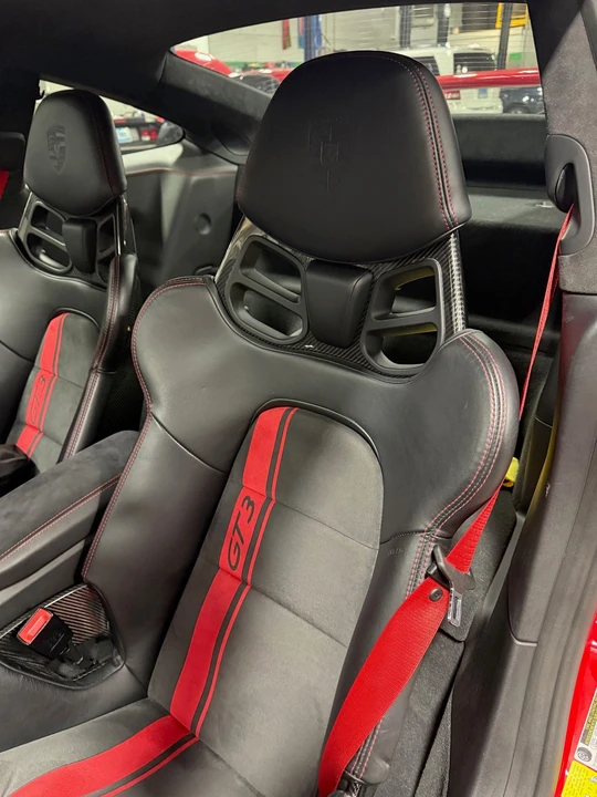 2018 Parts & Memorabilia Seats & Interior - Image 5 of 7