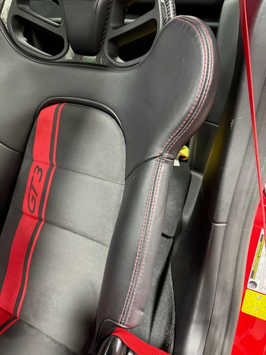 2018 Parts & Memorabilia Seats & Interior - Image 4 of 7