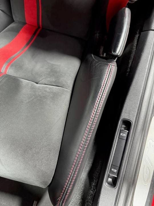 2018 Parts & Memorabilia Seats & Interior - Image 3 of 7