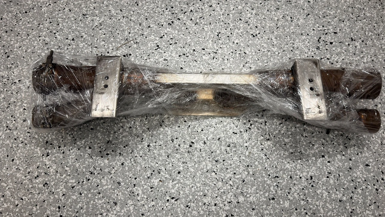 2017 Parts & Memorabilia Mechanical Components - Image 2 of 2