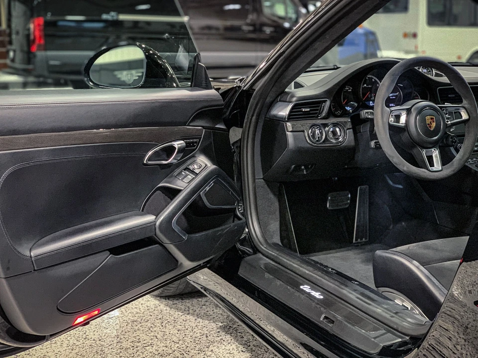 2017 Porsche 991 Turbo - Image 11 of 18