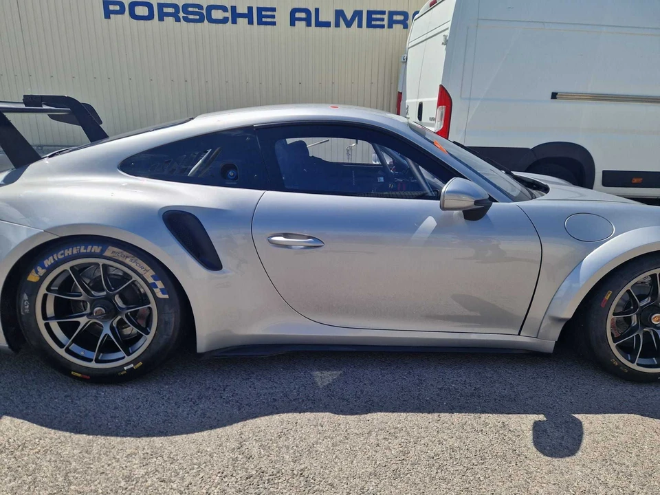 2022 Porsche 992 GT3 - Image 4 of 9