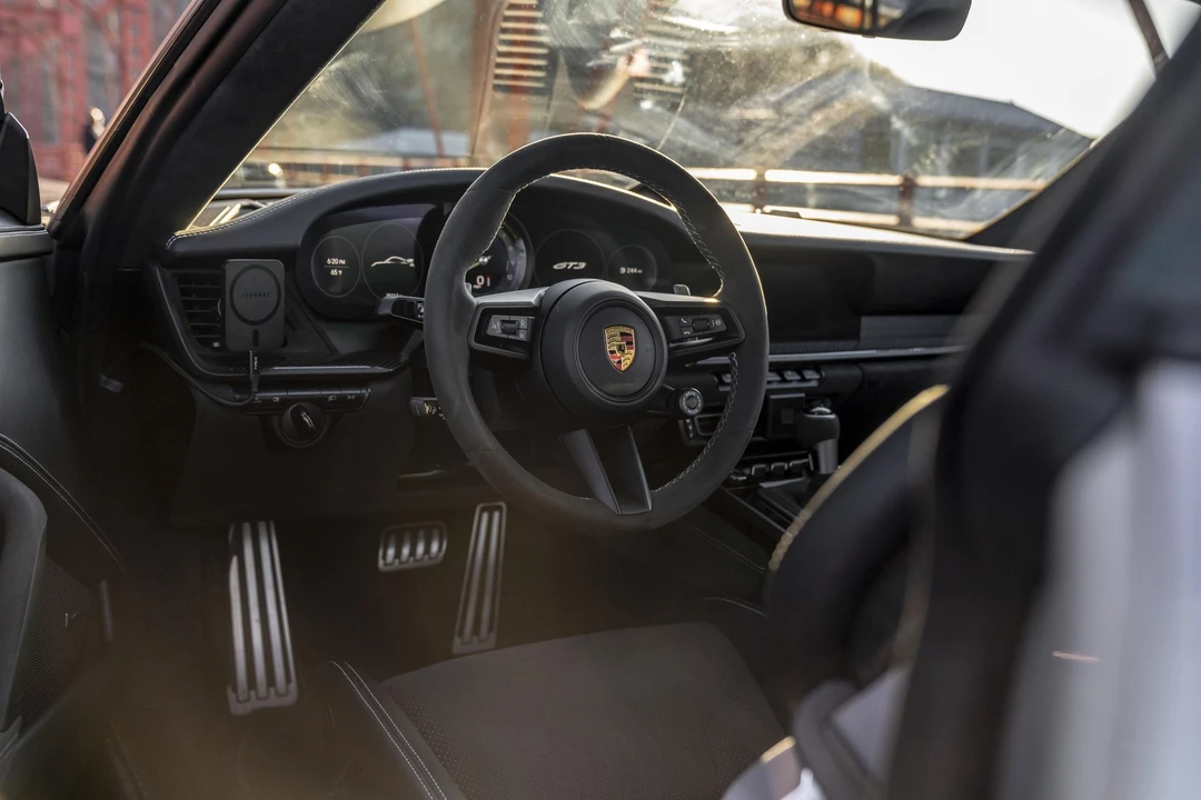 2022 Porsche 992 GT3 - Image 5 of 7