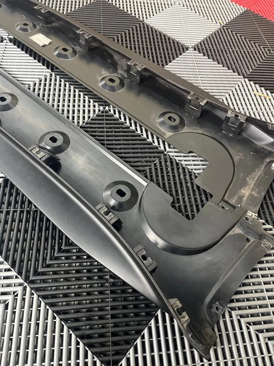 2020 Parts & Memorabilia Bodywork - Image 3 of 8