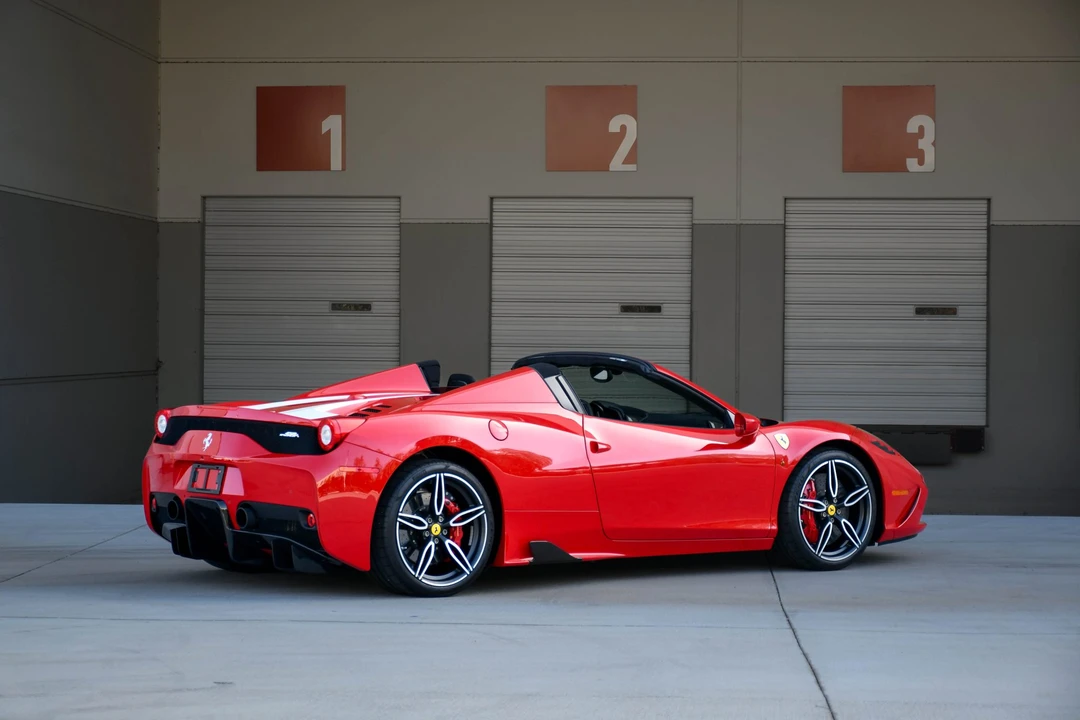 2015 Ferrari 458 Speciale Aperta - Image 14 of 31