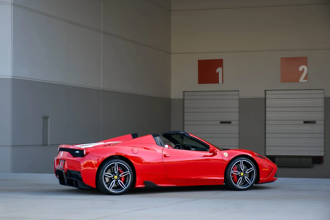 2015 Ferrari 458 Speciale Aperta - Image 12 of 31