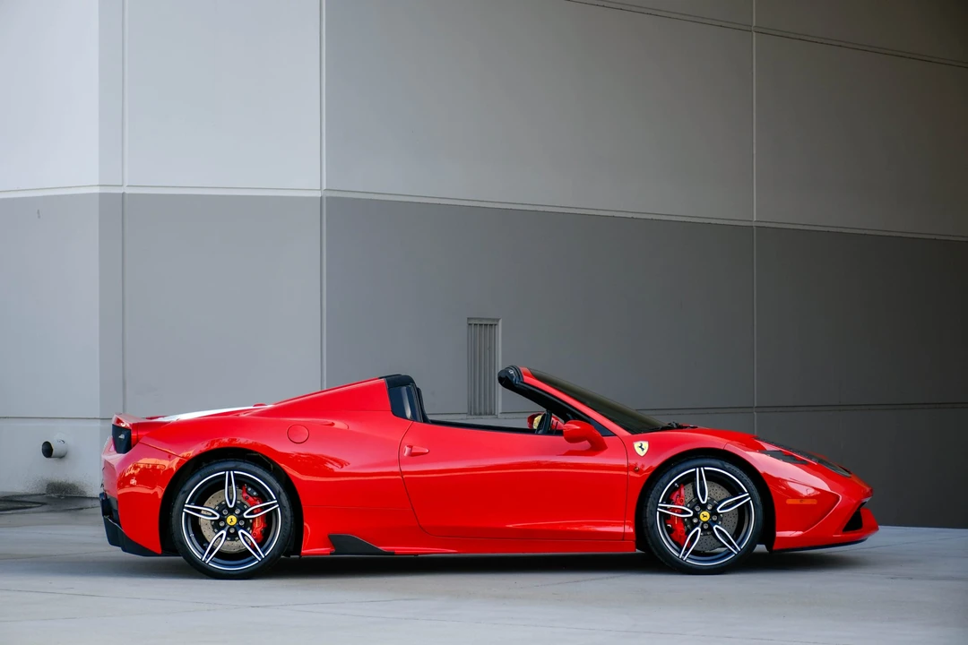 2015 Ferrari 458 Speciale Aperta - Image 9 of 31