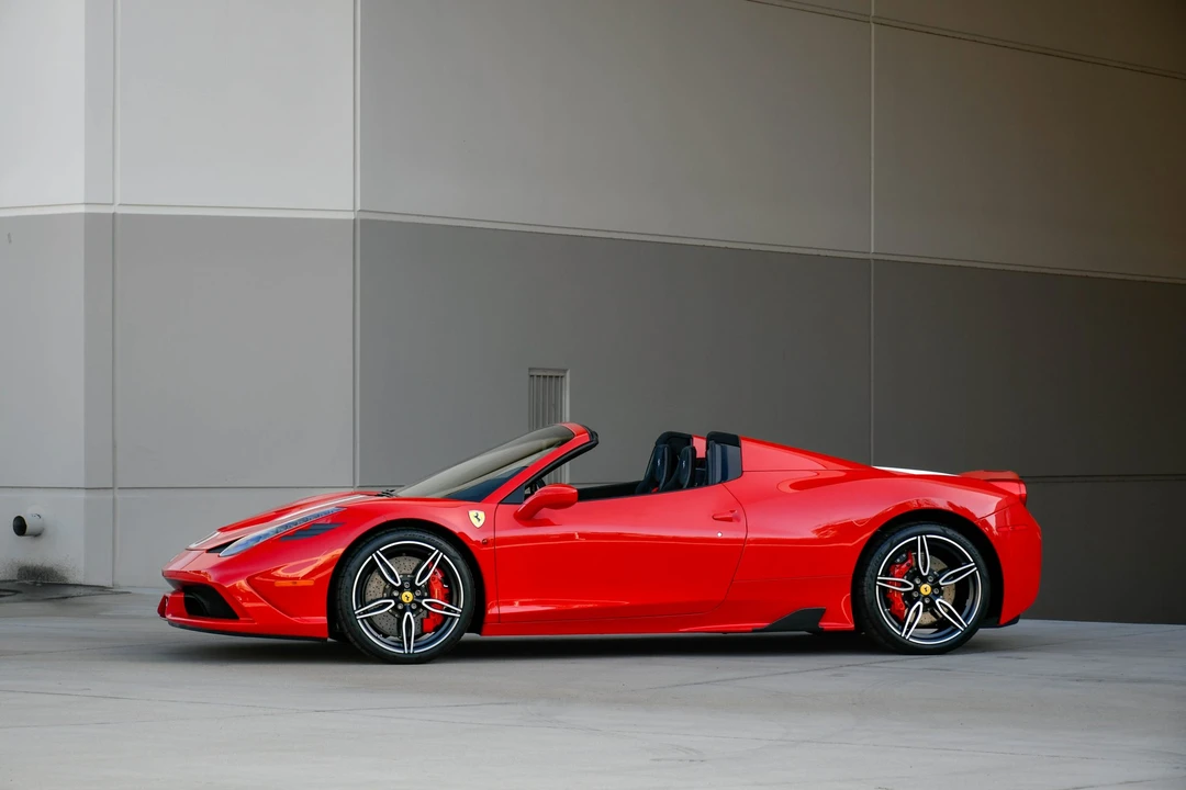 2015 Ferrari 458 Speciale Aperta - Image 2 of 31