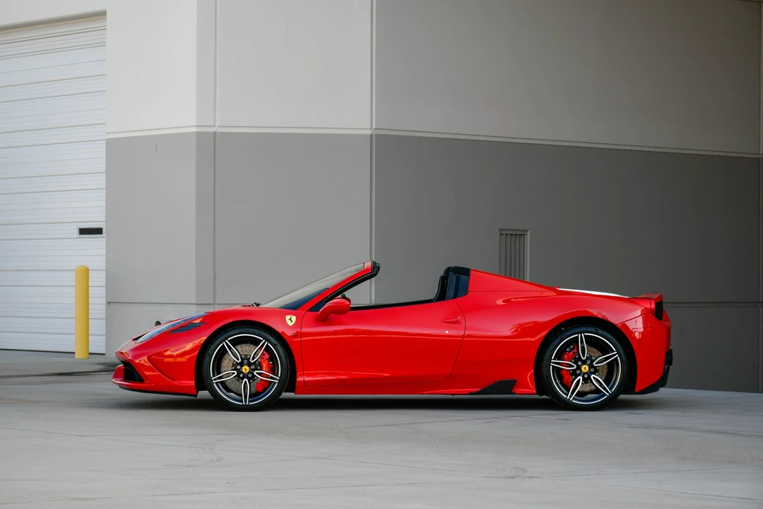 2015 Ferrari 458 Speciale Aperta - Image 17 of 31