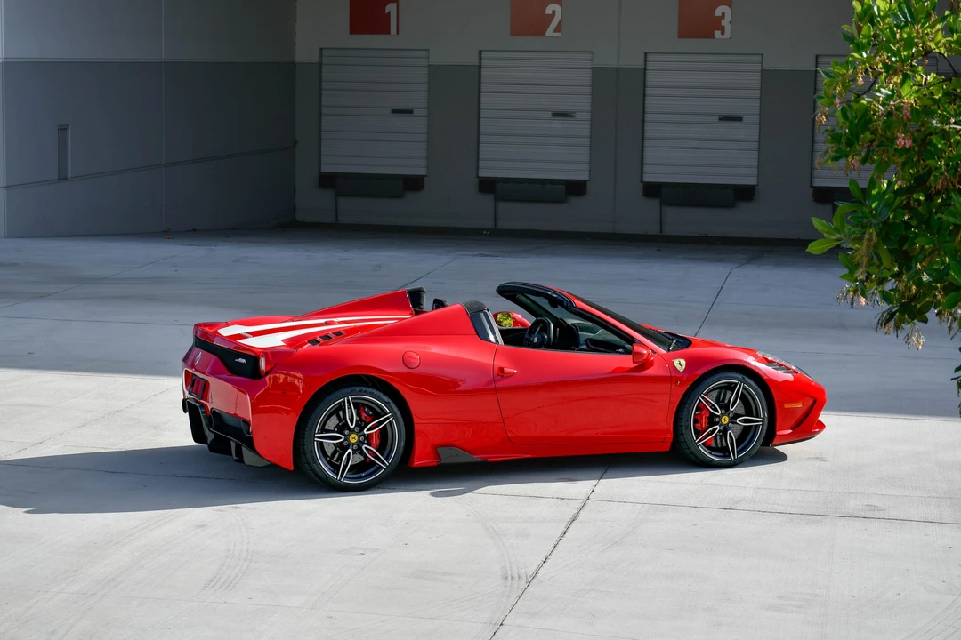 2015 Ferrari 458 Speciale Aperta - Image 11 of 31
