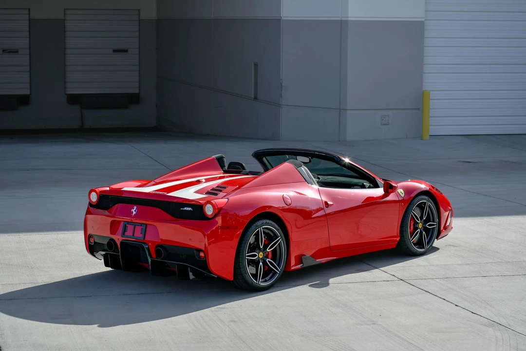2015 Ferrari 458 Speciale Aperta - Image 16 of 31