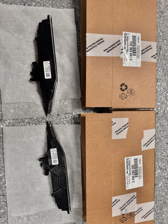 2020 Parts & Memorabilia Bodywork - Image 4 of 4