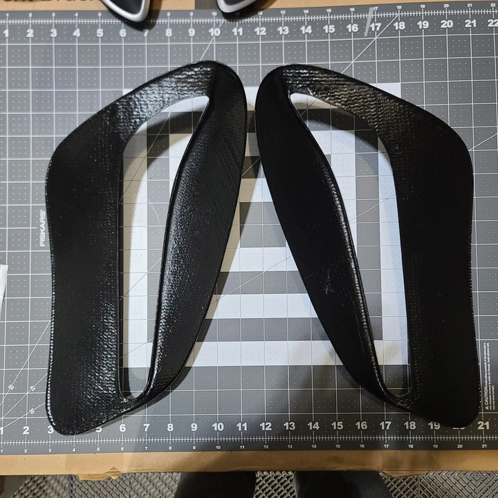 2019 Parts & Memorabilia Bodywork - Image 2 of 6