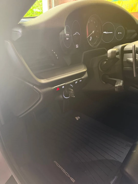 2020 Porsche 992 Carrera - Image 17 of 31