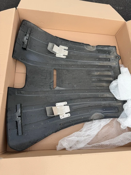 2021 Parts & Memorabilia Bodywork - Image 3 of 5