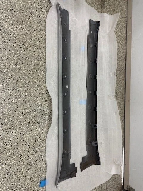 2019 Parts & Memorabilia Bodywork - Image 2 of 3