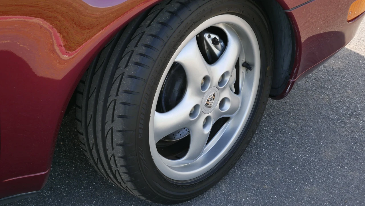 1996 Porsche 993 Carrera 4 - Image 8 of 21