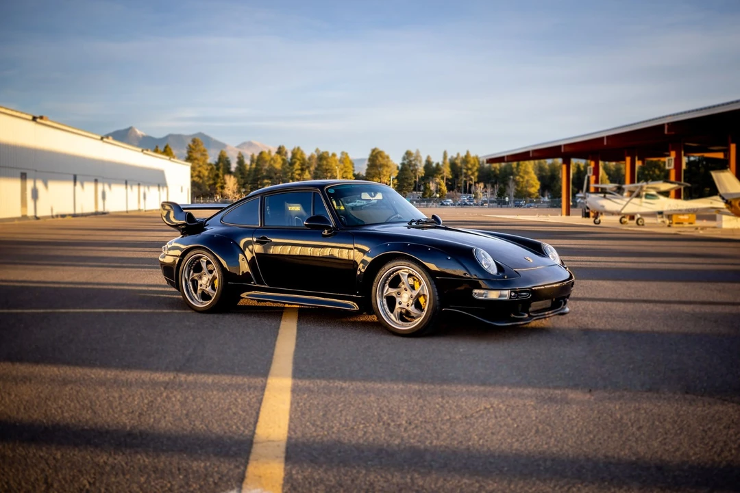1995 Porsche 993 Carrera 4 - Image 2 of 31