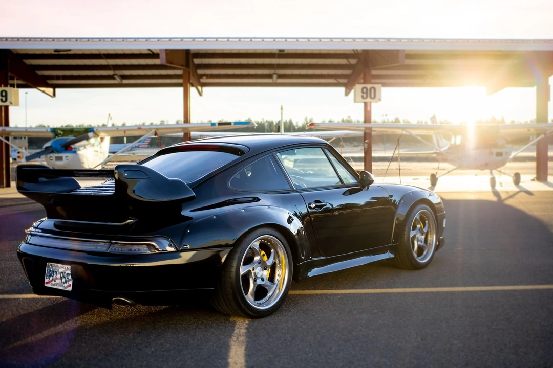 1995 Porsche 993 Carrera 4 - Image 4 of 31