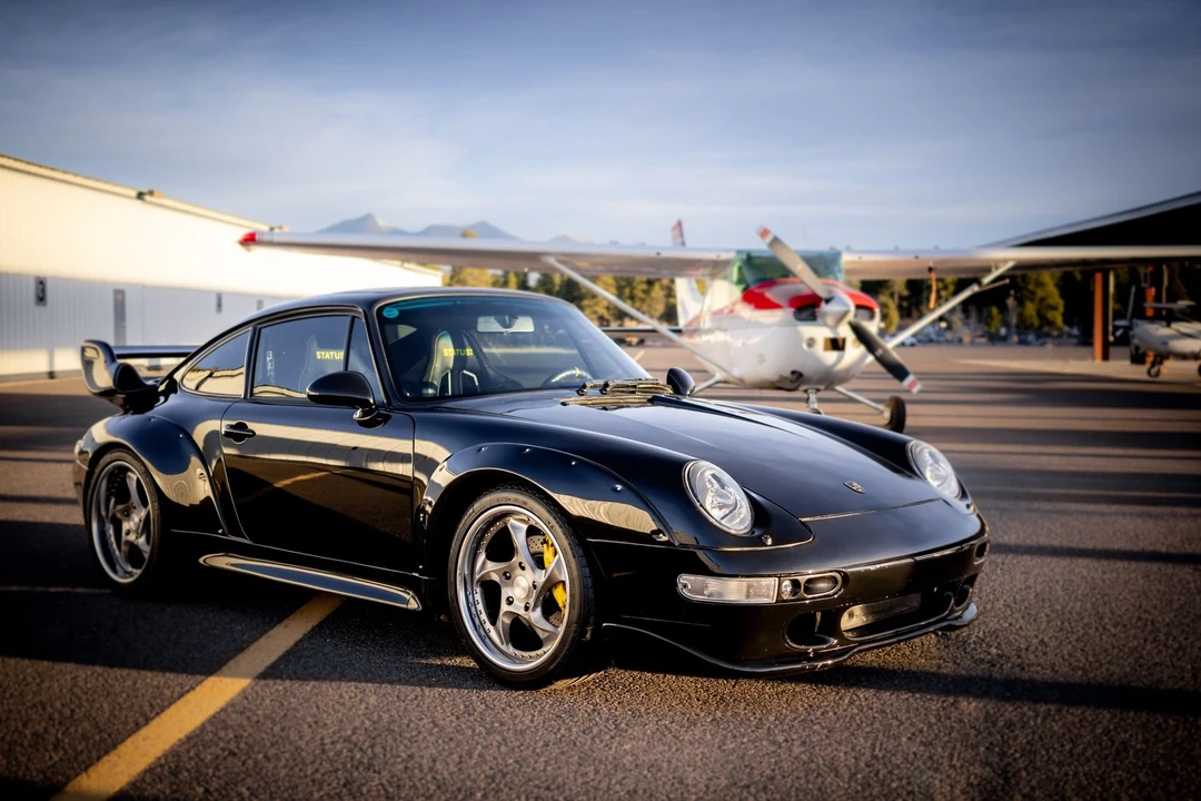 1995 Porsche 993 Carrera 4 - Image 6 of 31