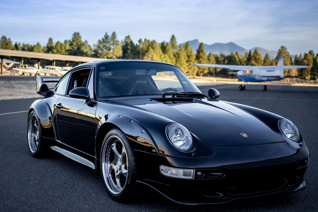 1995 Porsche 993 Carrera 4 - Image 8 of 31
