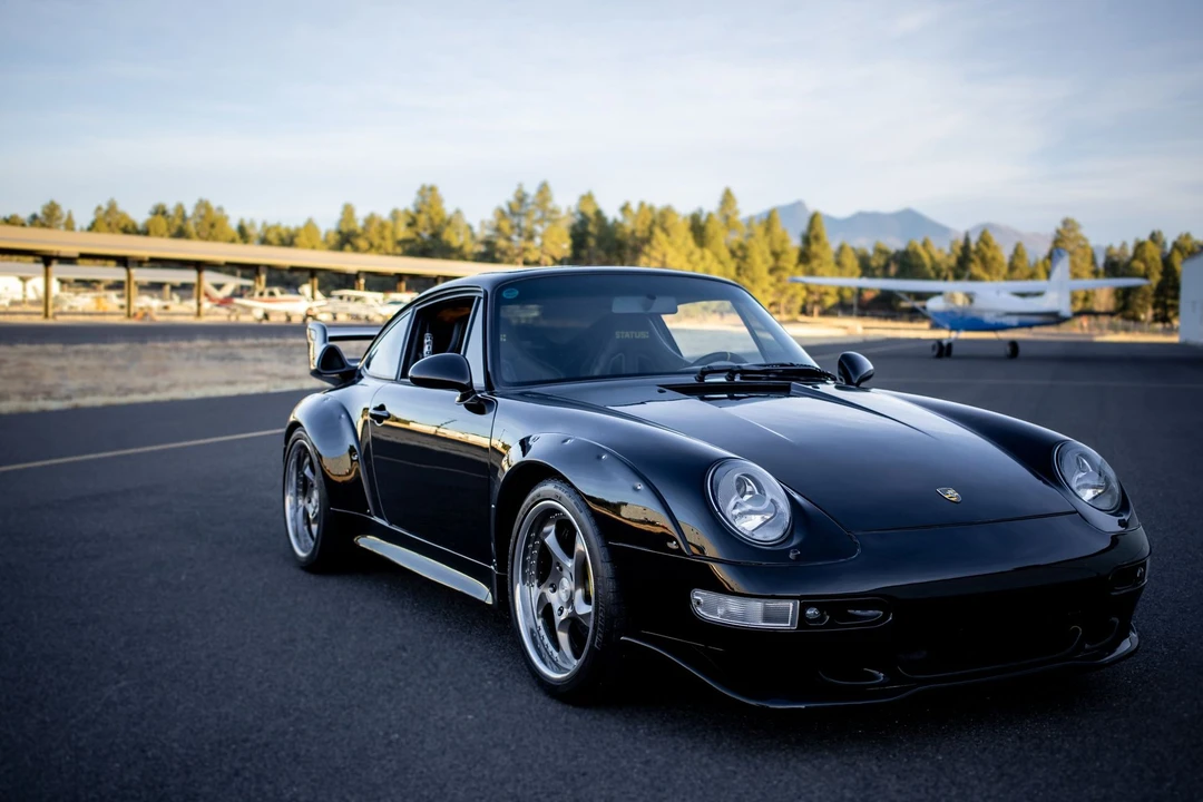 1995 Porsche 993 Carrera 4 - Image 10 of 31
