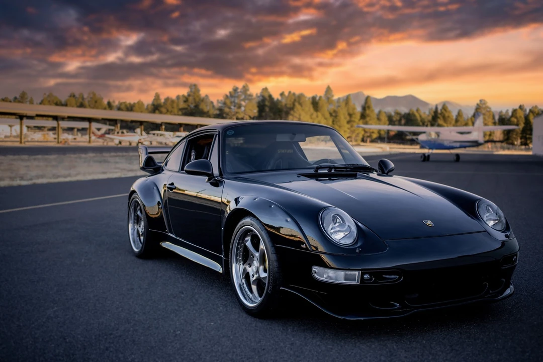 1995 Porsche 993 Carrera 4 - Image 9 of 31