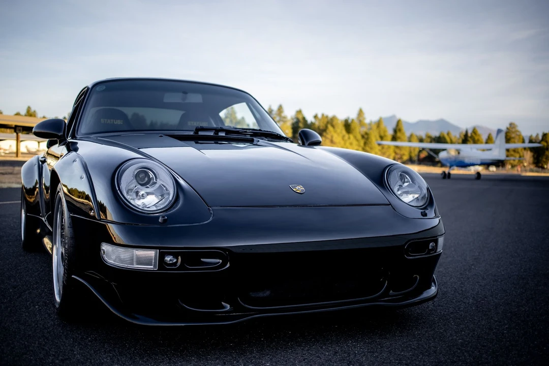 1995 Porsche 993 Carrera 4 - Image 11 of 31