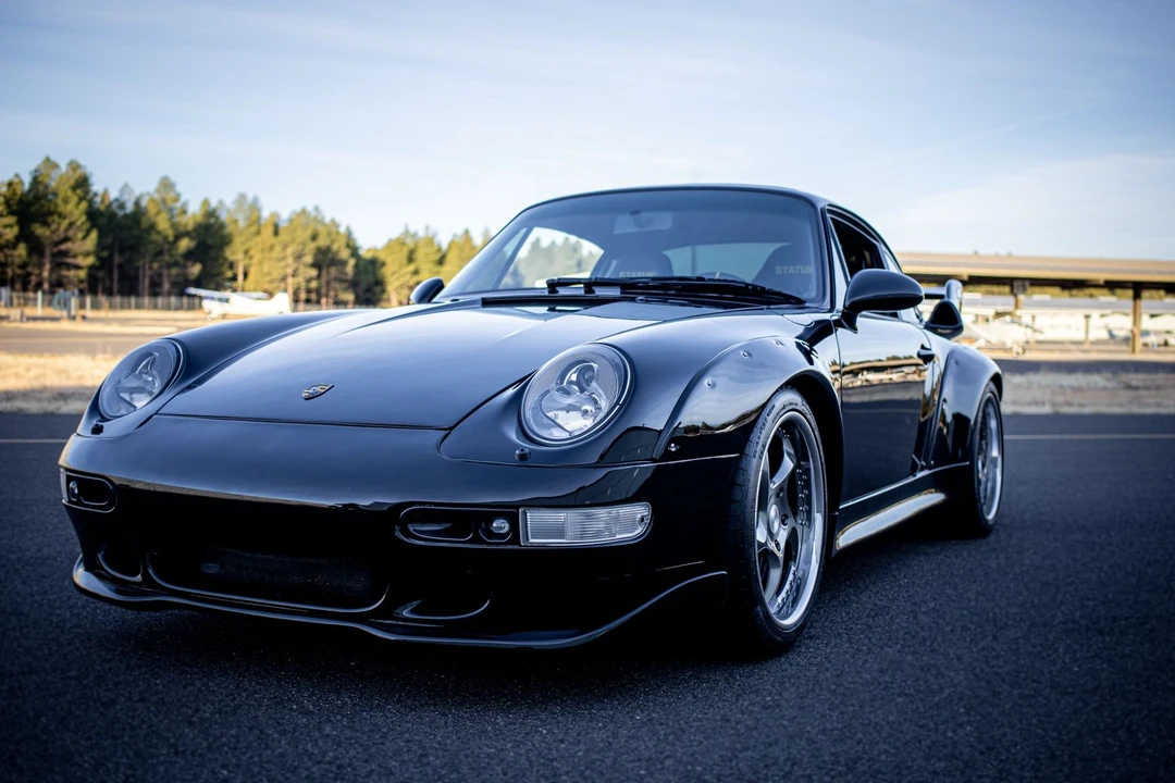 1995 Porsche 993 Carrera 4 - Image 12 of 31