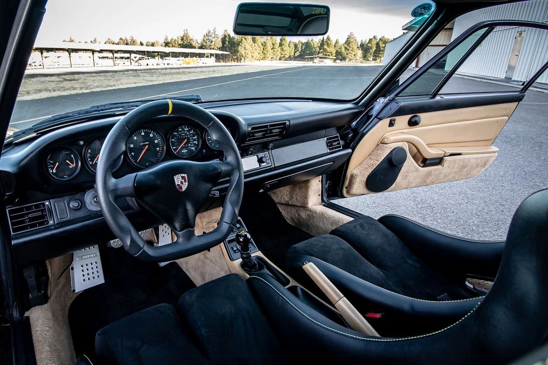 1995 Porsche 993 Carrera 4 - Image 15 of 31