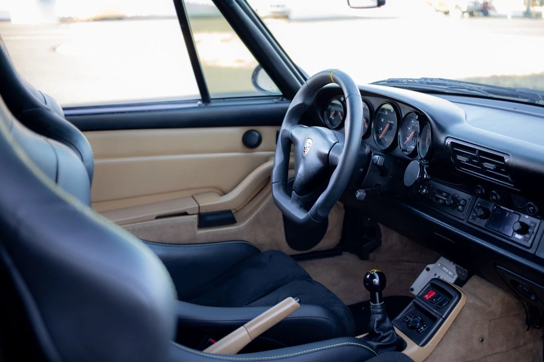 1995 Porsche 993 Carrera 4 - Image 20 of 31