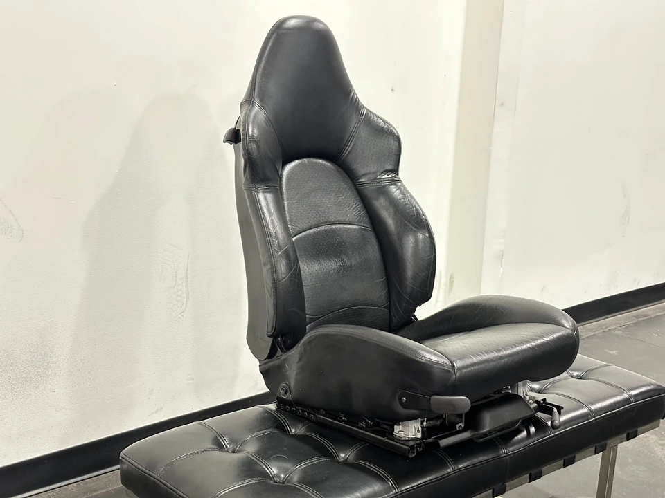 Parts & Memorabilia Seats & Interior - Image 5 of 22