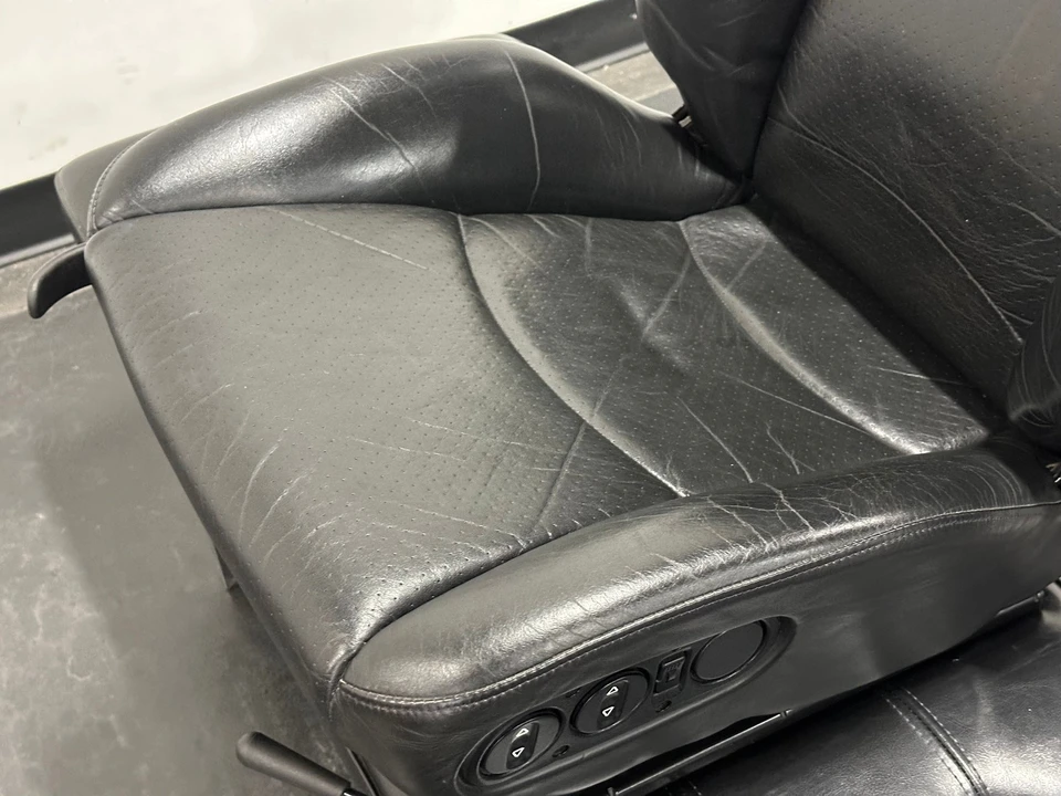 Parts & Memorabilia Seats & Interior - Image 10 of 22