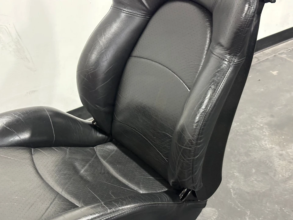 Parts & Memorabilia Seats & Interior - Image 12 of 22