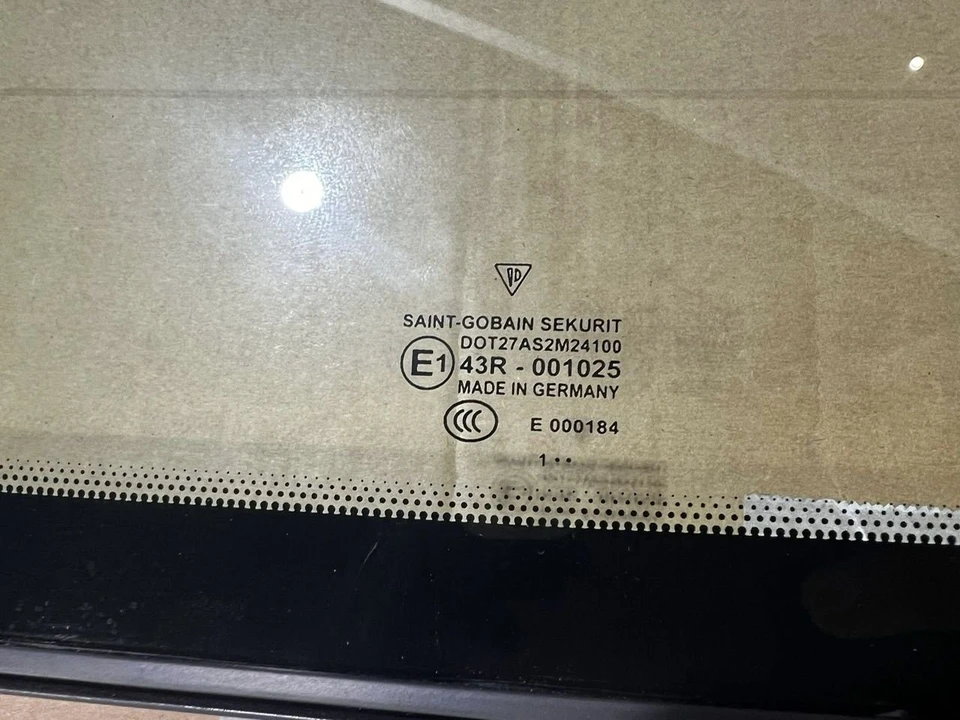 1995 Parts & Memorabilia Bodywork - Image 3 of 4